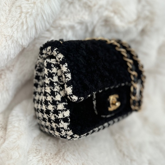 Chanel Tweed Square Mini Classic Flap - Picture 4 of 15